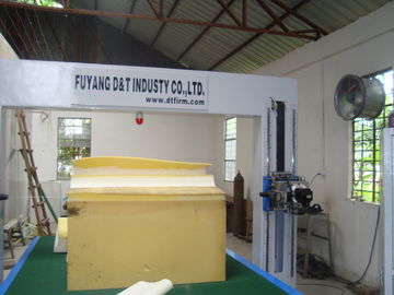 Cortador quente da esponja do plutônio da venda com cortador movente da esponja da máquina de corte do colchão da esponja da tabela o 2D