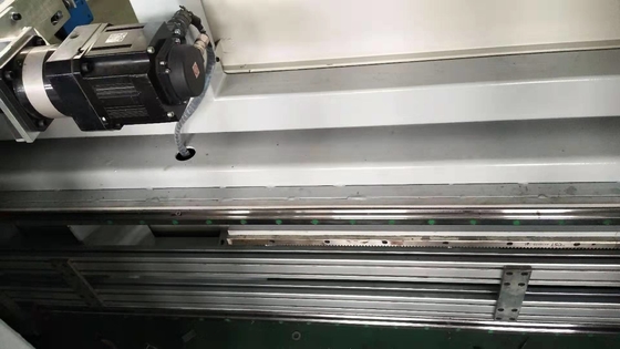 Máquina de corte vertical da esponja com faca revolvendo DTC-R2012V 5kw