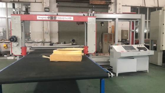 A máquina de corte horizontal da esponja do CNC espuma a lâmina de oscilação 6kw automático do plutônio