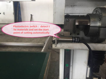 Cortador revolvendo vertical razoável do contorno para cortar a esponja e materiais compostos