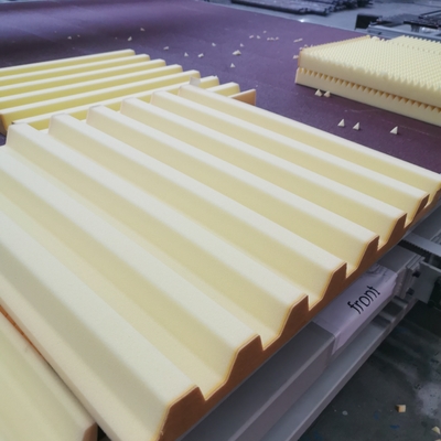 Máquina de corte de esponja horizontal CNC de alta precisão com lâmina oscilante para espuma de poliuretano