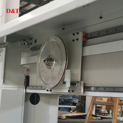 Máquina de corte de espuma de PU de alto desempenho com faca de fio de 5 rodas e sistema de controle inteligente