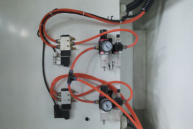 Máquina de corte revolvendo automática vertical da esponja da máquina de corte da espuma do plutônio com CE