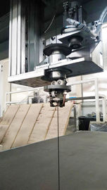 Máquina vertical da espuma de poliuretano do látex do Cnc com faca revolvendo