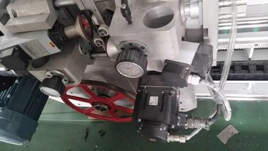 Máquina vertical da espuma de poliuretano do látex do Cnc com faca revolvendo