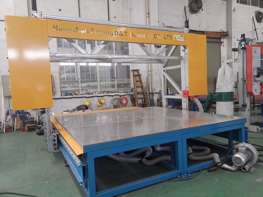 Máquina de corte CNC 10m/min 3D para espuma semirrígida com mesa de trabalho a vácuo