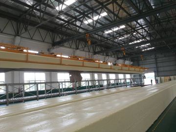 Linha de produção contínua horizontal automática completa unidade longa da espuma do plutônio do guindaste da espuma