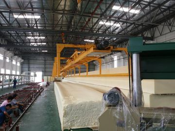 Linha de produção contínua horizontal automática completa unidade longa da espuma do plutônio do guindaste da espuma