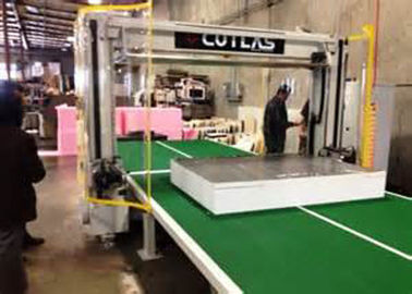 Cortador de oscilação da lâmina da esponja automática do látex do Cnc da máquina de corte da esponja
